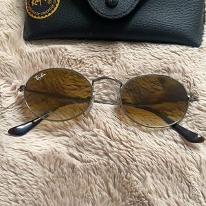 Ray-Bans Oval Flat Lenses Sunglasses